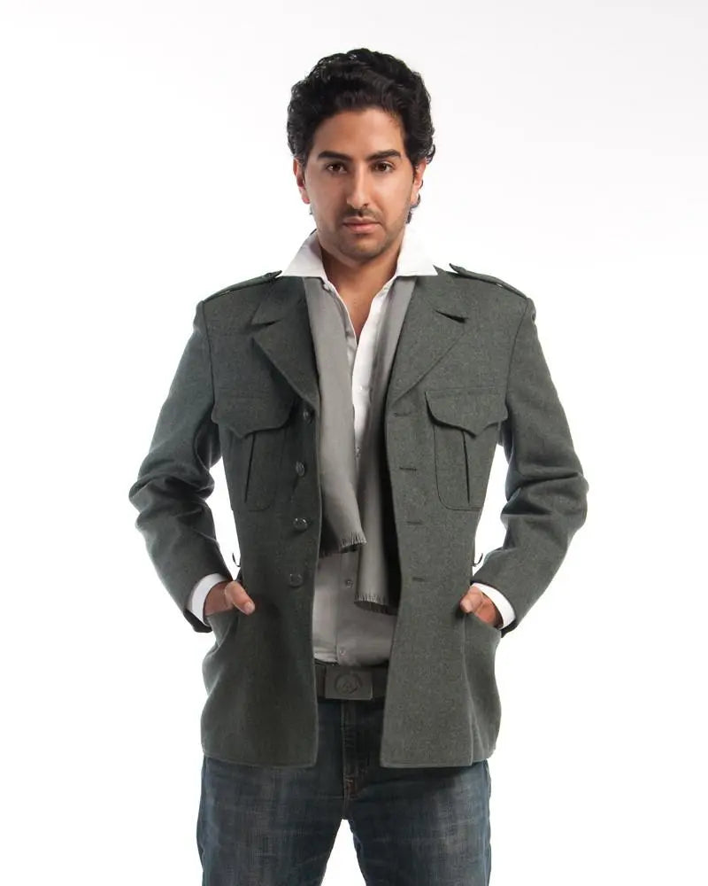 Single breasted wool jacket with epaulettes and flap pockets, 1980s style, gray-blue color.
